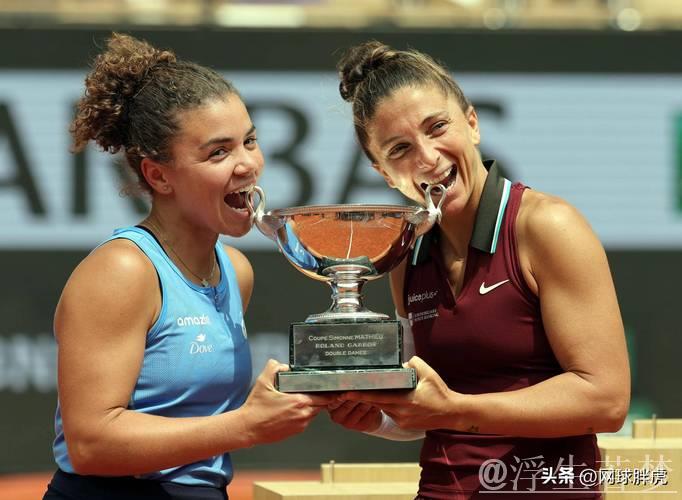 埃拉尼与保利尼首次问鼎法网女双桂冠